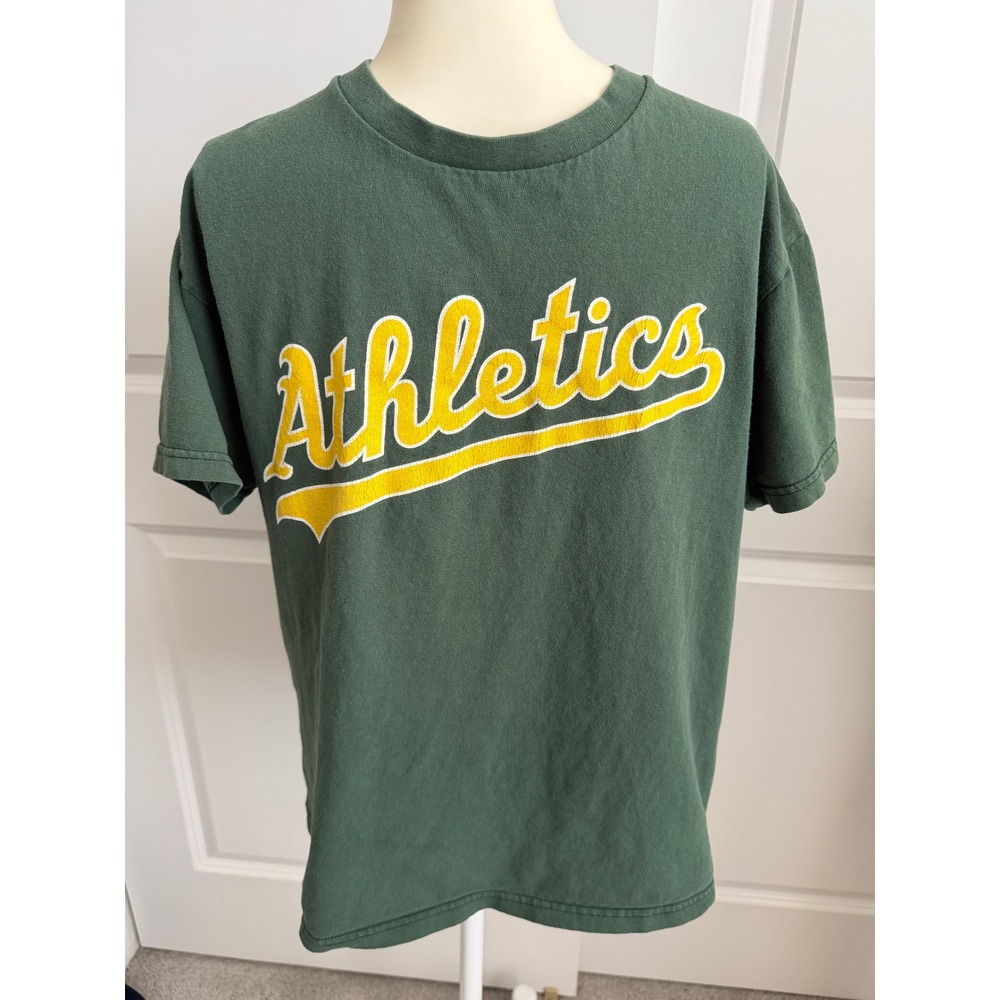 Majestic Oakland Athletics T-Shirt Mens Medium Green MLB Baseball Script Logo